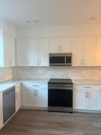 $4,450 | Undisclosed Address, Valencia, CA 91381