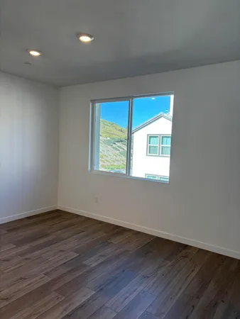$4,450 | Undisclosed Address, Valencia, CA 91381