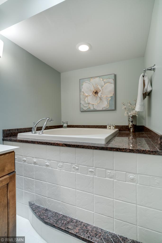 2607 Sumac Ridge White Bear Lake, MN 55110 - Photo 34 of 43 Gallery Image 34