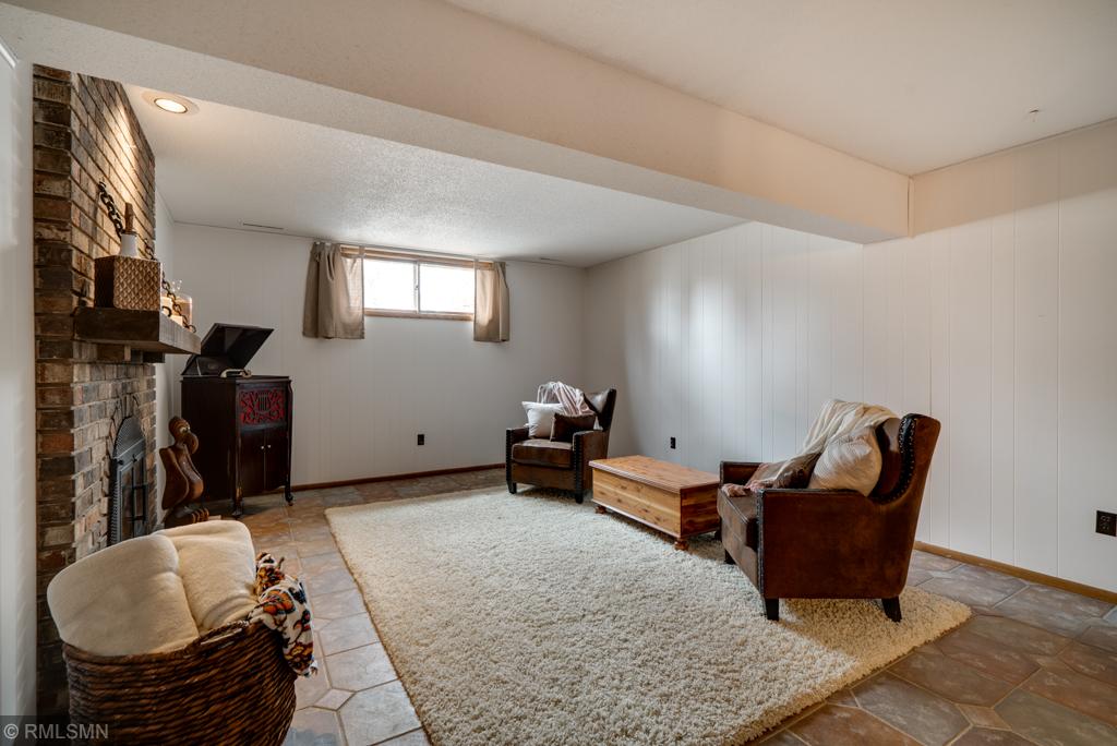 2607 Sumac Ridge White Bear Lake, MN 55110 - Photo 38 of 43 Gallery Image 38