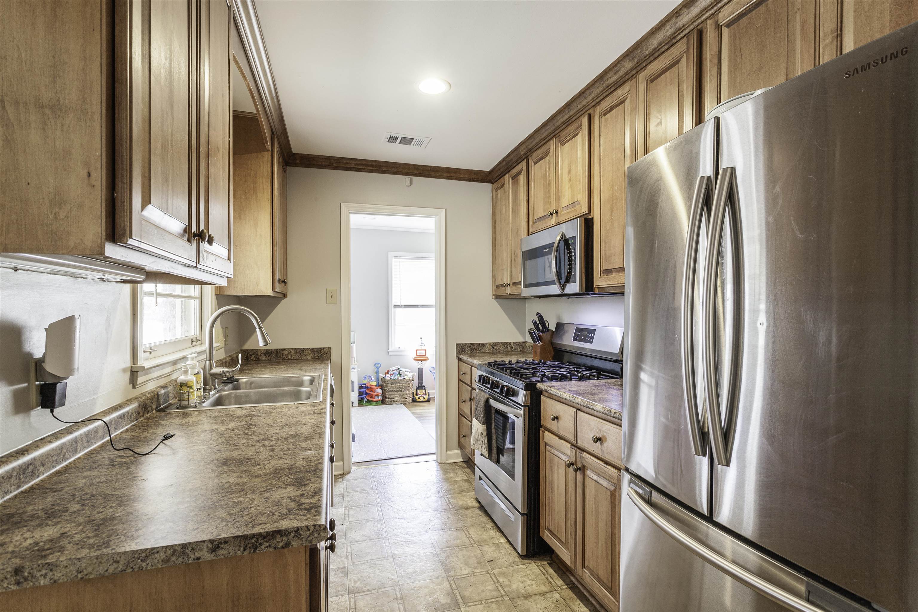 4728 Willow Road Memphis, TN 38117 - Photo 6 of 17 Gallery Image 6