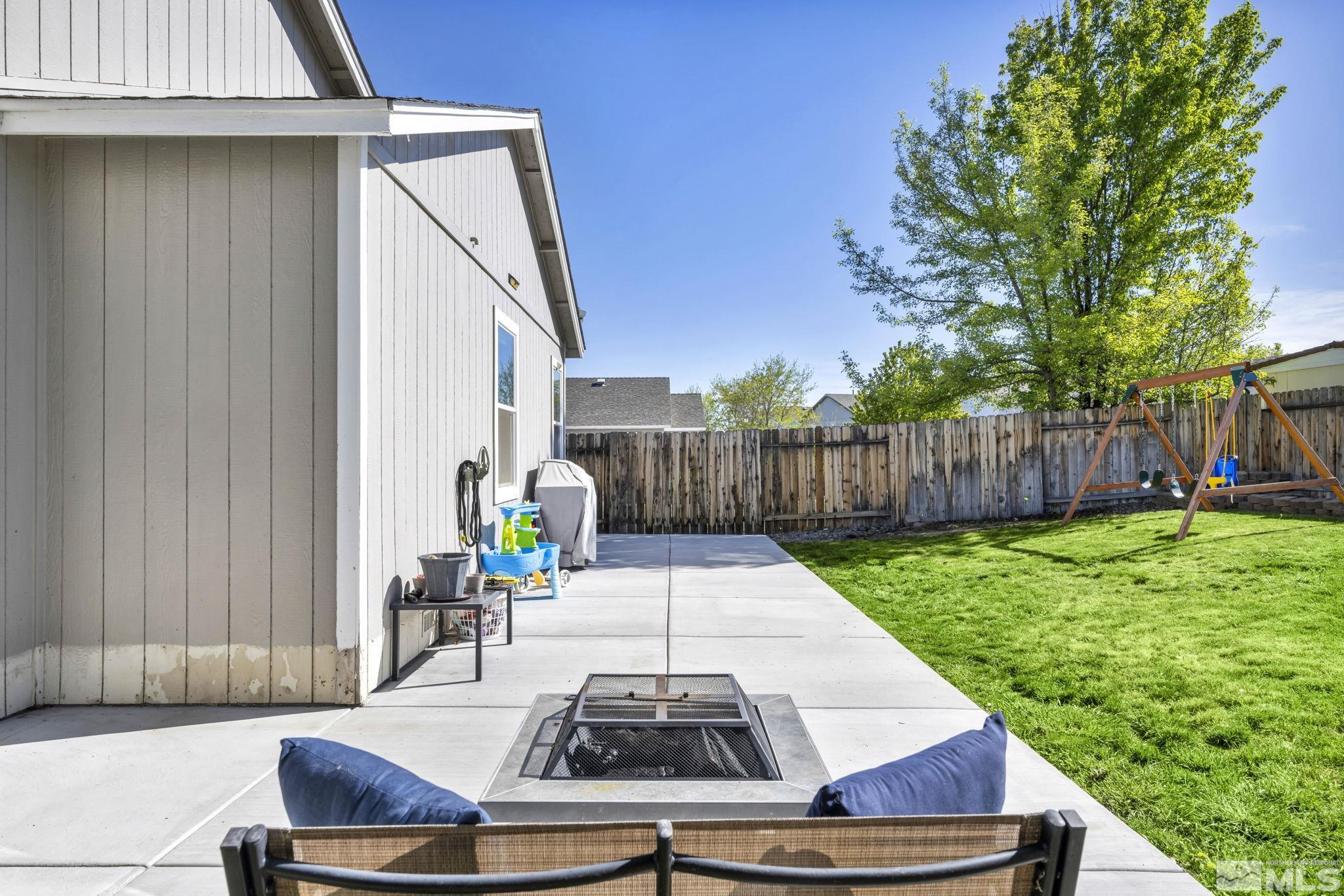 9568 Autumn Leaf Way Reno, NV 89506 - Photo 5 of 32 Photo 5