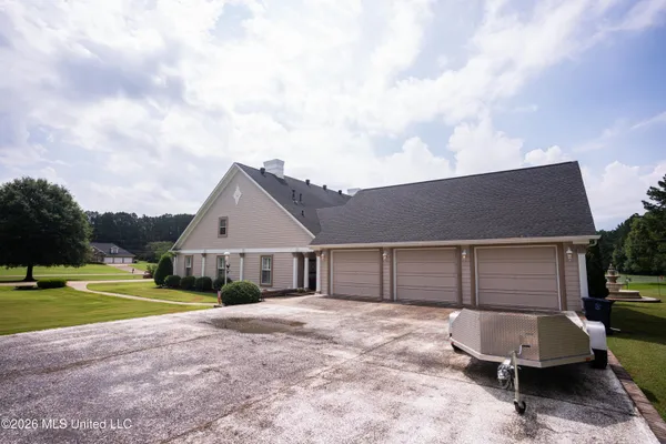 $699,900 | 1203 Pine Lake Drive, Corinth, MS 38834