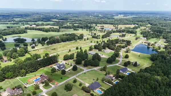 $699,900 | 1203 Pine Lake Drive, Corinth, MS 38834