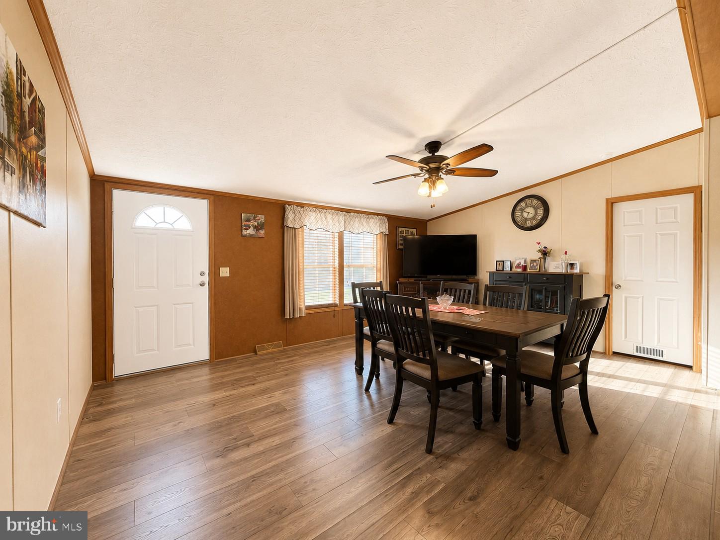 3618 Church Road Perkiomenville, PA 18074 - Photo 20 of 33 Bright and inviting dining space.