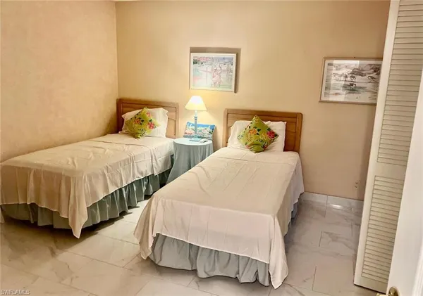 $2,850 | 4187 Lakewood Boulevard, Unit E13, Naples, FL 34112