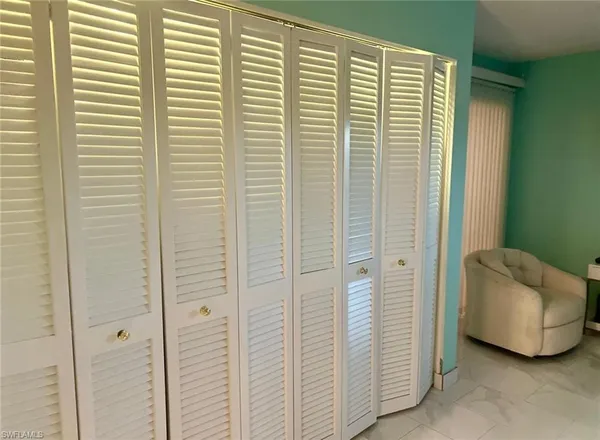 $2,850 | 4187 Lakewood Boulevard, Unit E13, Naples, FL 34112