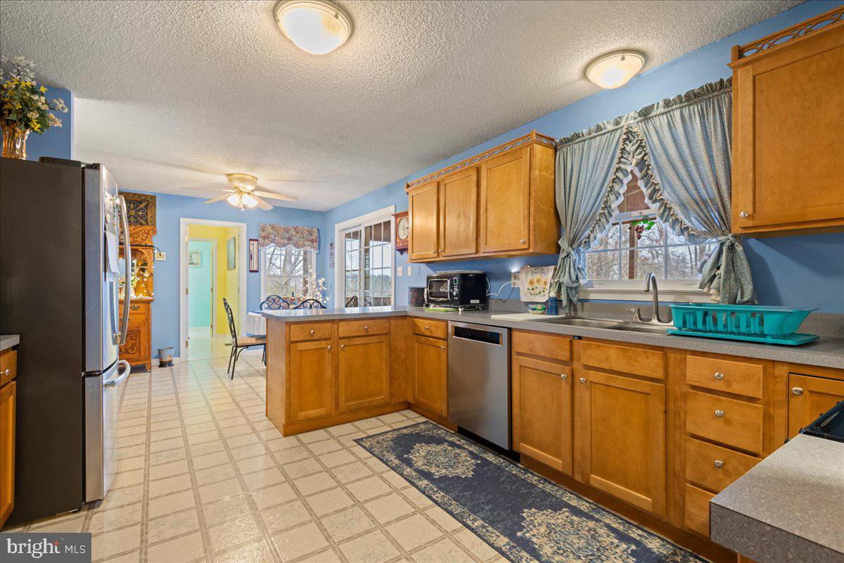 462 Camelot Boulevard Falling Waters, WV 25419 - Photo 16 of 71