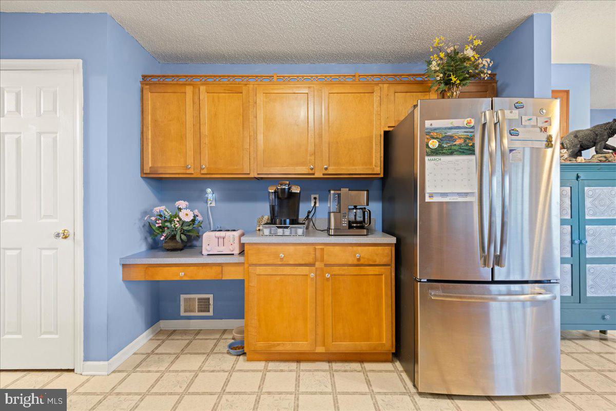 462 Camelot Boulevard Falling Waters, WV 25419 - Photo 17 of 71
