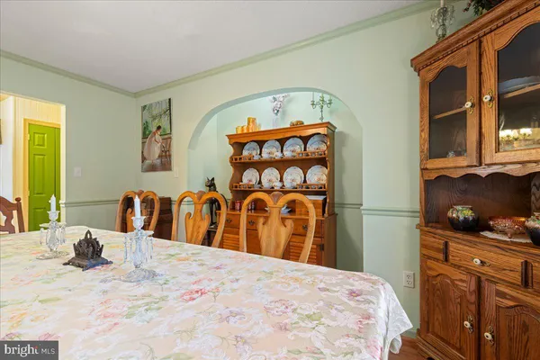 $560,000 | 462 Camelot Boulevard, Falling Waters, WV 25419