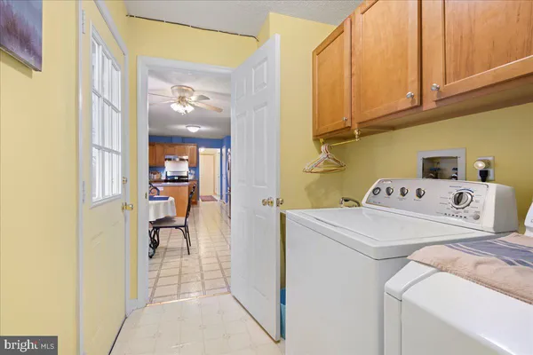 $560,000 | 462 Camelot Boulevard, Falling Waters, WV 25419