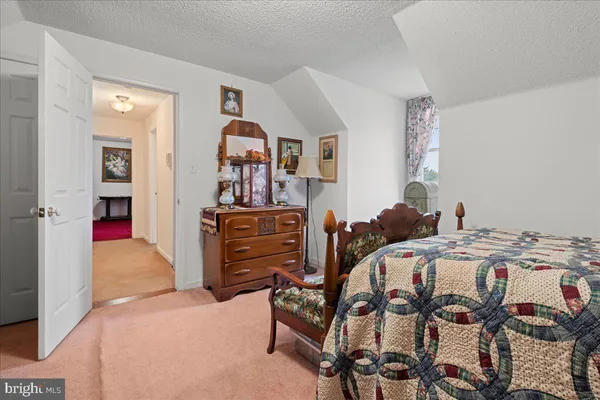 $560,000 | 462 Camelot Boulevard, Falling Waters, WV 25419