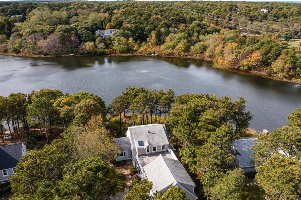 104 Canoe Pond Drive, Brewster, MA 02631 Compass