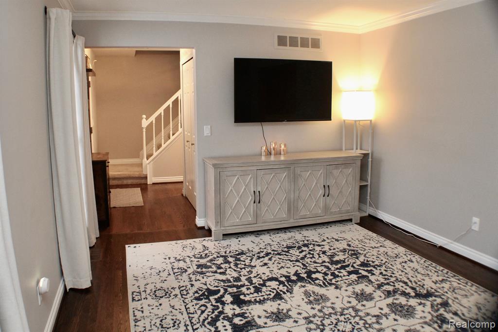 1532 Grandview Drive Rochester Hills, MI 48306 - Photo 6 of 40