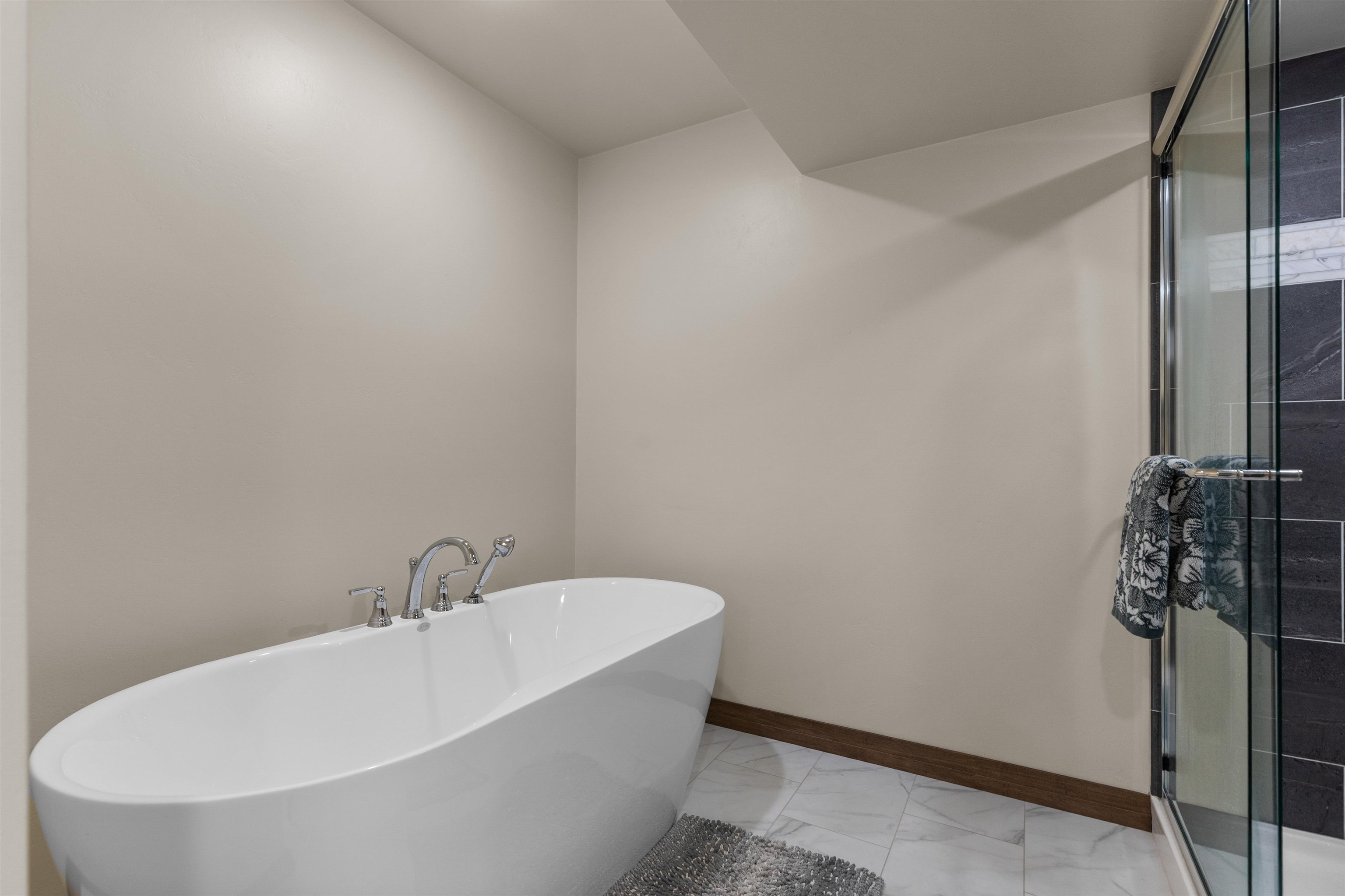 2157 Fox Point Court De Pere, WI 54115 - Photo 57 of 75