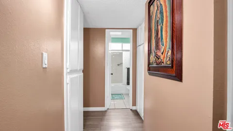 $489,900 | 13567 Valerio Street, Unit C, Van Nuys, CA 91405