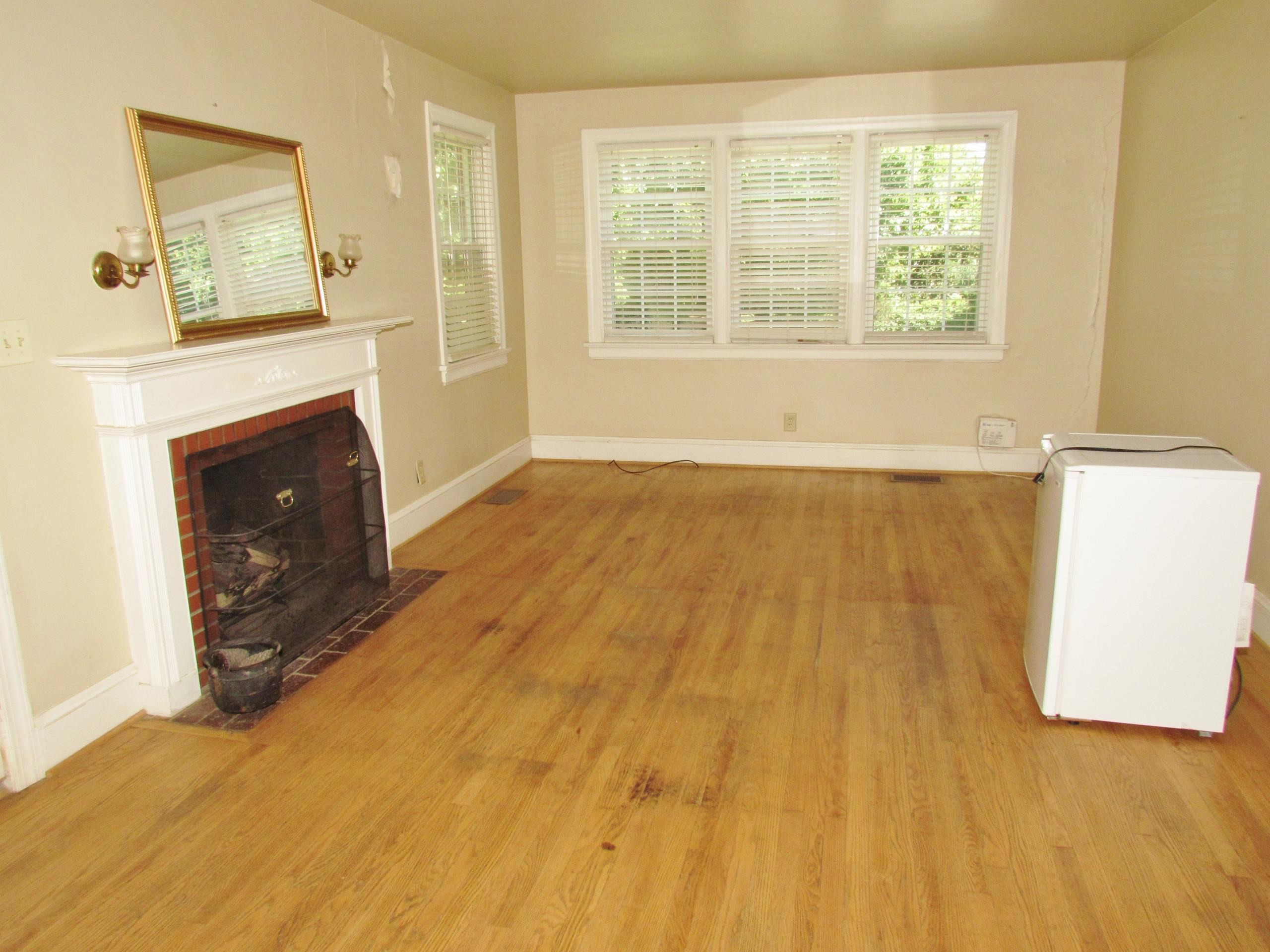1422 Chester Road Raleigh, NC 27608 - Photo 4 of 47 Living Room