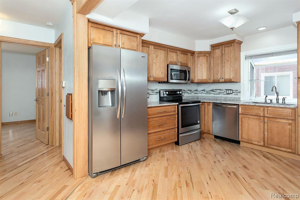 1985 Vernier Road Grosse Pointe Woods, MI 48236 - Photo 8 of 20