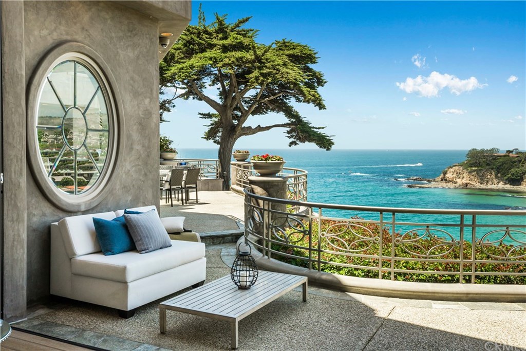 199 Emerald Bay Laguna Beach, CA 92651 - Photo 3 of 32