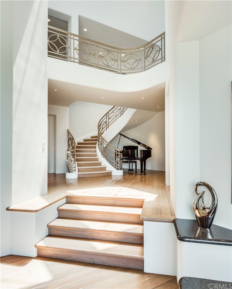 199 Emerald Bay Laguna Beach, CA 92651 - Photo 6 of 32