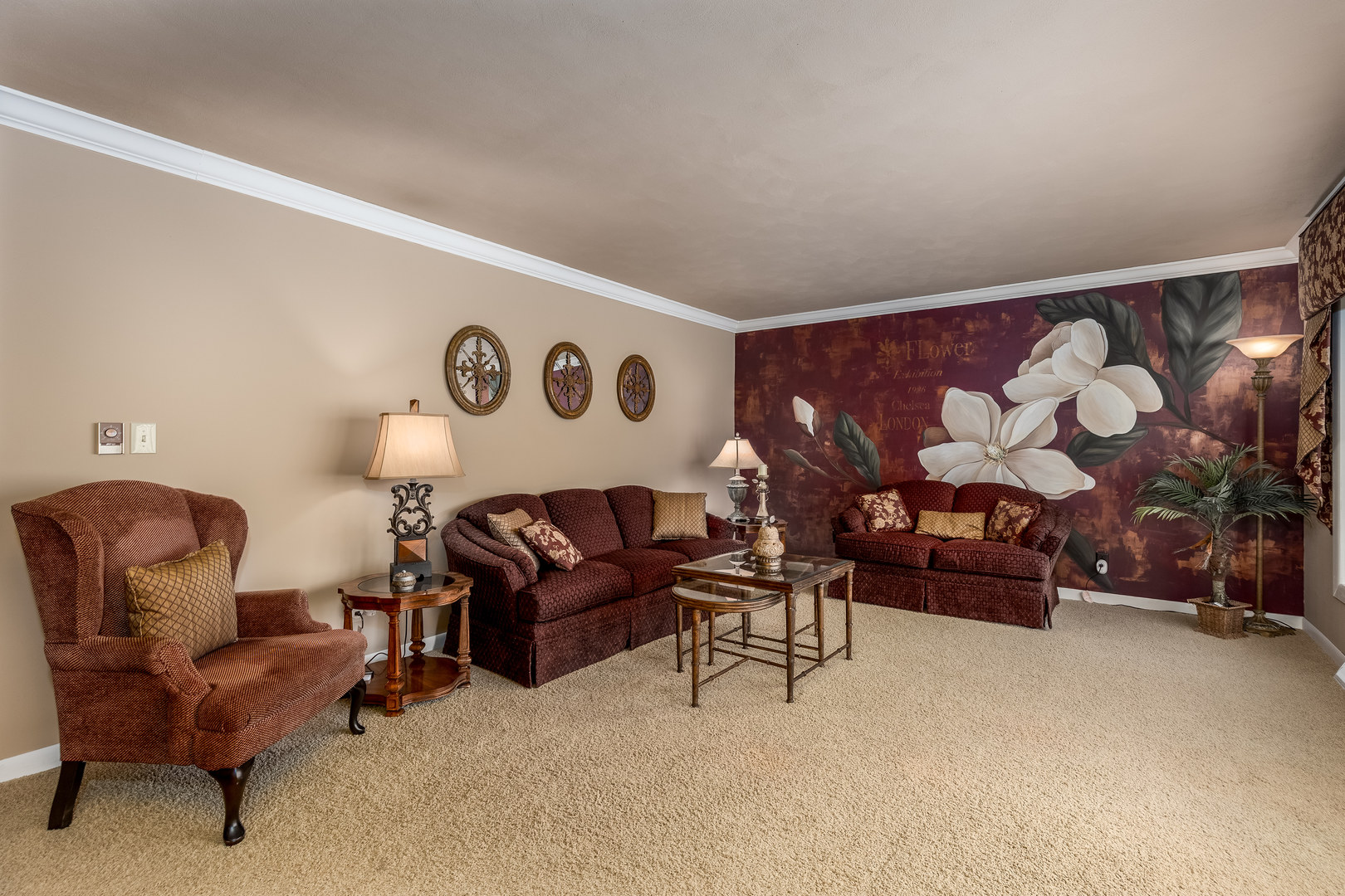 1407 Sharon Road Streator, IL 61364 - Photo 8 of 32 a living room with furniture and a couch