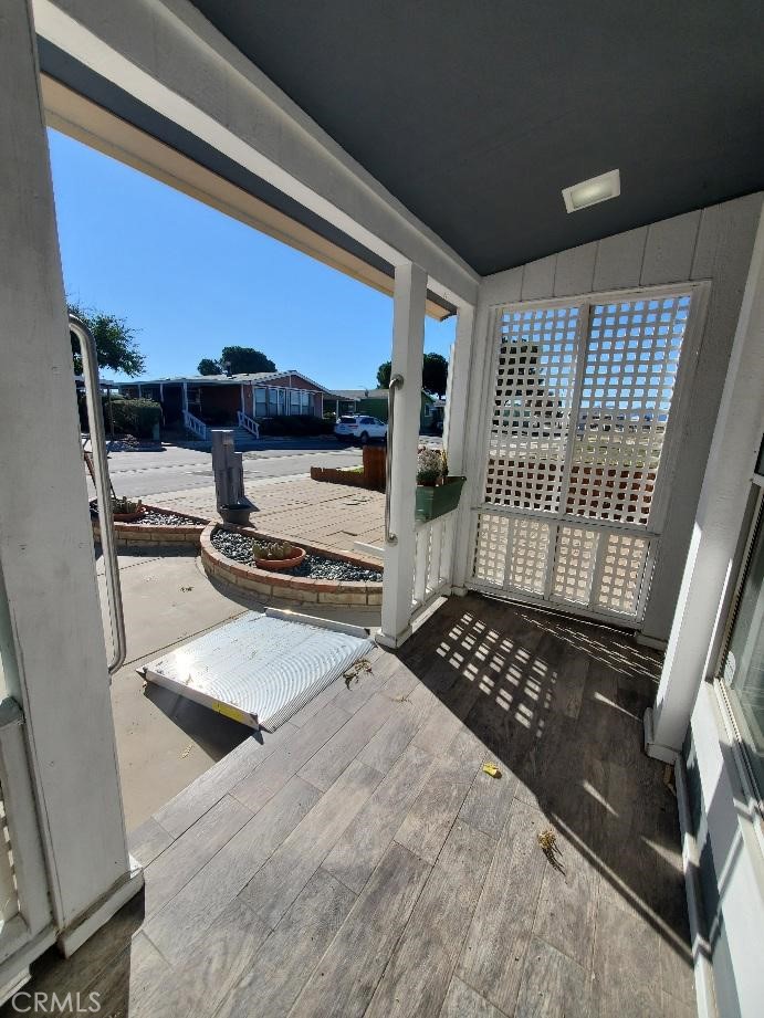 12550 Main Street, Unit 31 Hesperia, CA 92345 - Photo 5 of 50 a view of kitchen appliances and windows