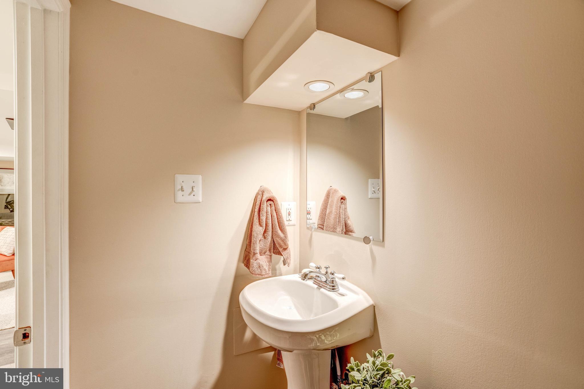 5109 Allan Road Bethesda, MD 20816 - Photo 76 of 82 Gallery Image 76