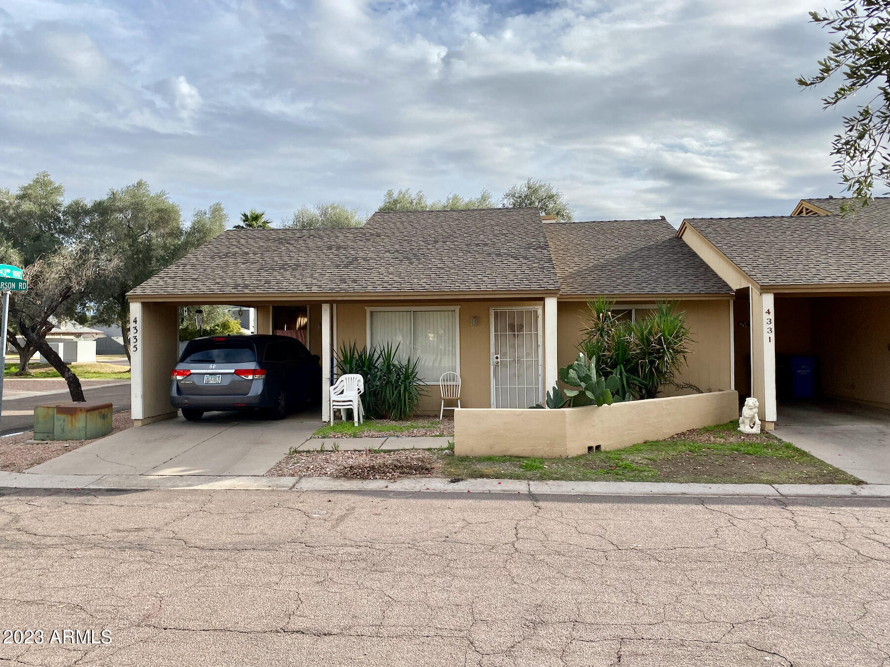 4335 East Carson Road Phoenix, AZ 85042 - Photo 2 of 23 Welcome Home!