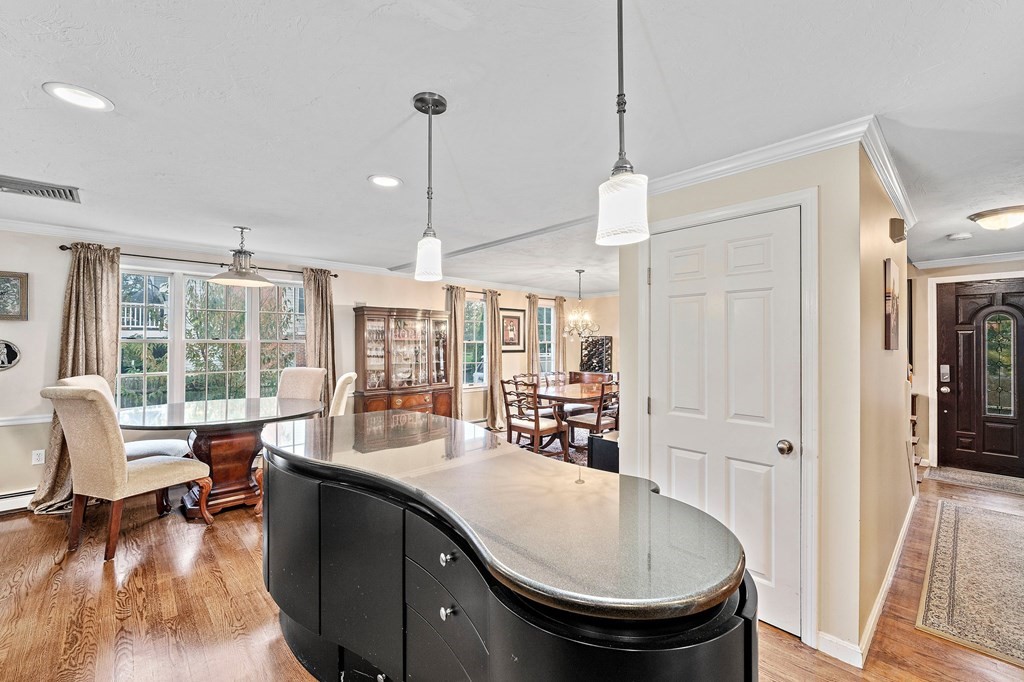 20 Spring Valley Road Hull, MA 02045 - Photo 6 of 30 a very nice looking room with a large window