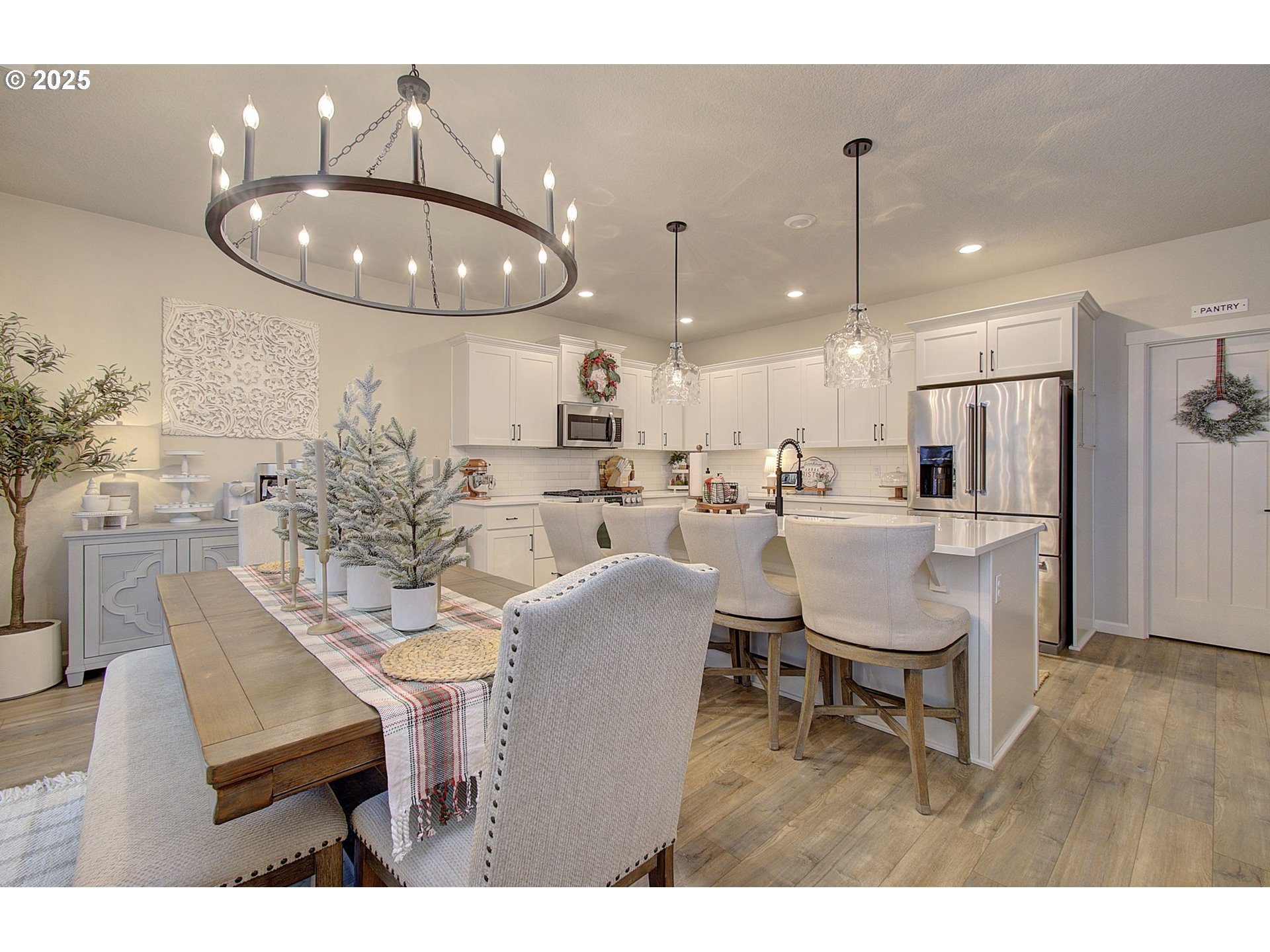 3947 Southwest Brixton Avenue Gresham, OR 97080 - Photo 14 of 41 a dining room with furniture and kitchen view