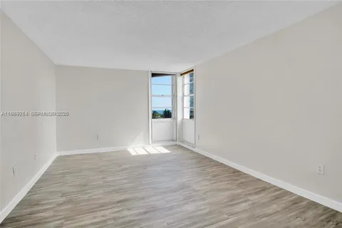 $520,000 | 145 Southeast 25th Road, Unit 602, Miami, FL 33129