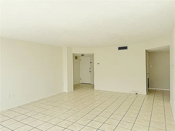 $2,000 | 660 Island Way, Unit 607, Clearwater, FL 33767