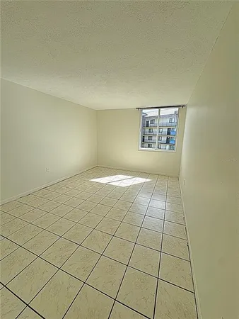 $2,000 | 660 Island Way, Unit 607, Clearwater, FL 33767