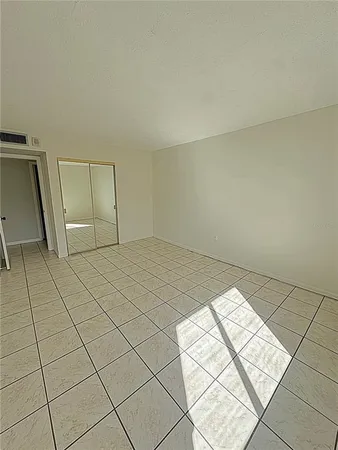 $2,000 | 660 Island Way, Unit 607, Clearwater, FL 33767