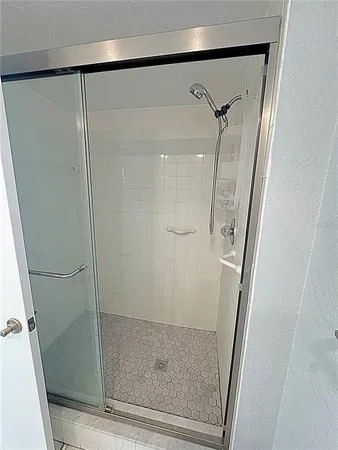 $2,000 | 660 Island Way, Unit 607, Clearwater, FL 33767