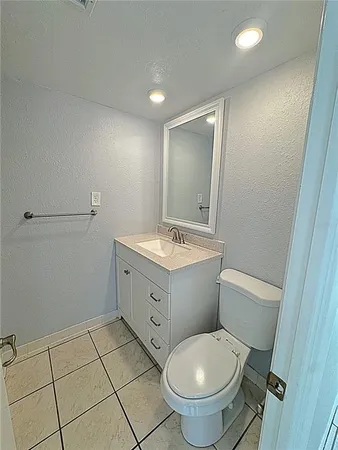 $2,000 | 660 Island Way, Unit 607, Clearwater, FL 33767