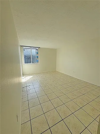 $2,000 | 660 Island Way, Unit 607, Clearwater, FL 33767