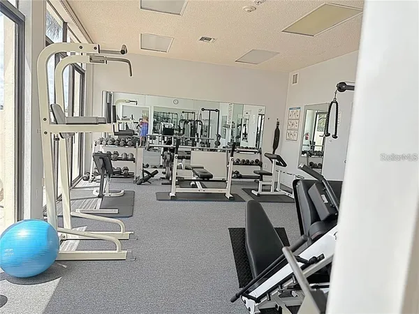 $2,000 | 660 Island Way, Unit 607, Clearwater, FL 33767