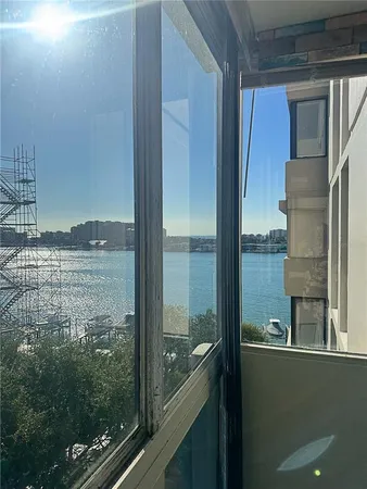 $2,000 | 660 Island Way, Unit 607, Clearwater, FL 33767