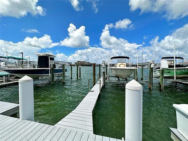 $2,495 | 660 Island Way, Unit 607, Clearwater, FL 33767