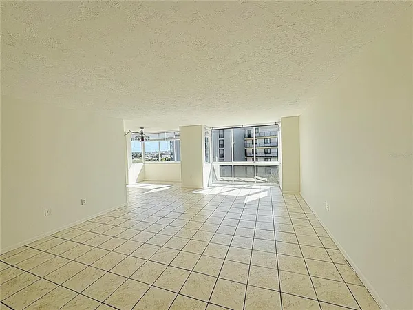 $2,000 | 660 Island Way, Unit 607, Clearwater, FL 33767