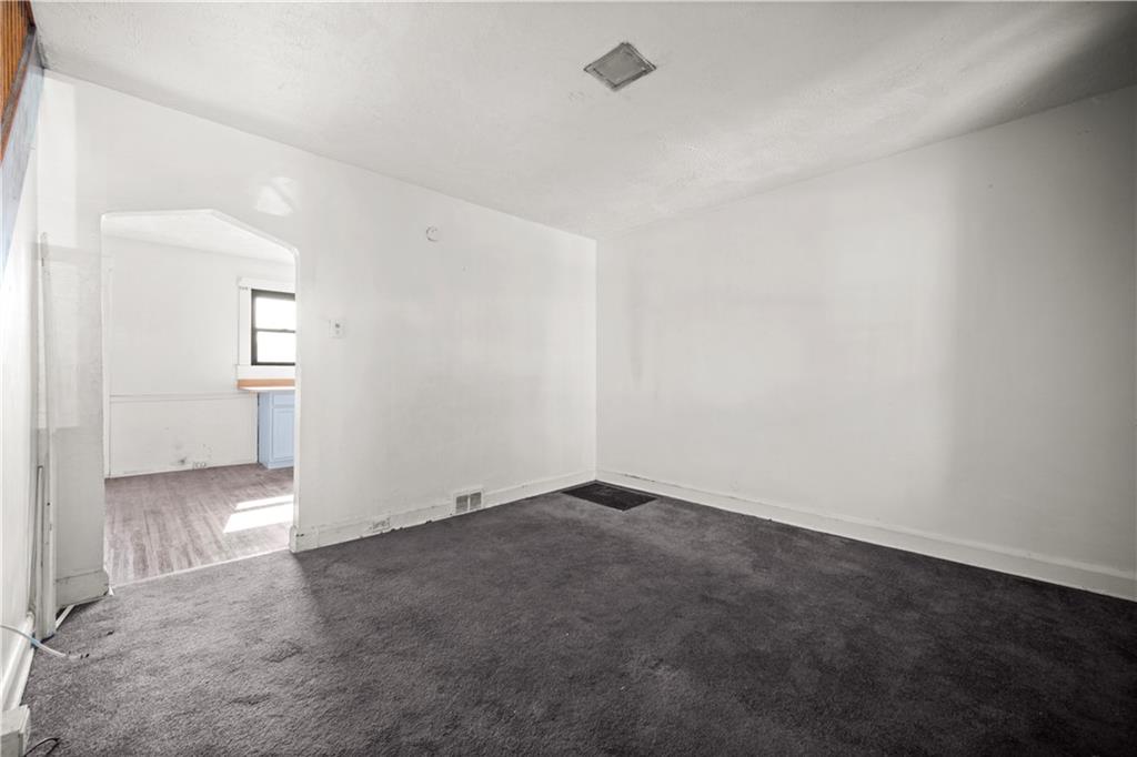 534 Howard Street East Pittsburgh, PA 15112 - Photo 4 of 12