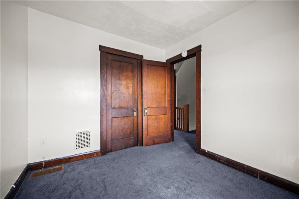 534 Howard Street East Pittsburgh, PA 15112 - Photo 9 of 12