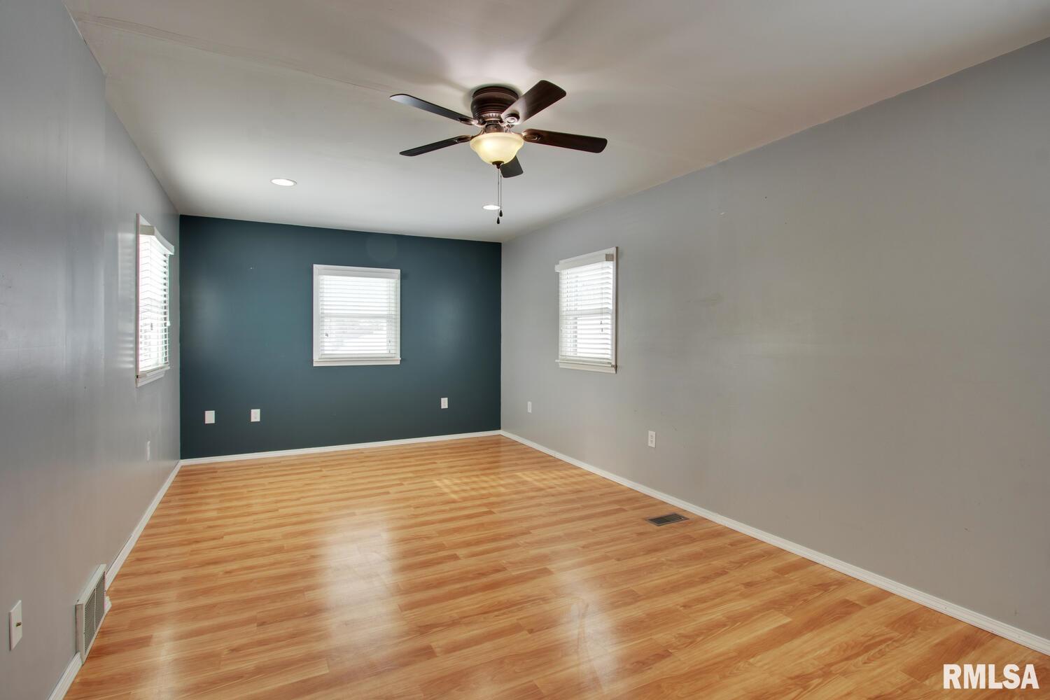 1415 Elm Street Quincy, IL 62301 - Photo 3 of 8 Gallery Image 3