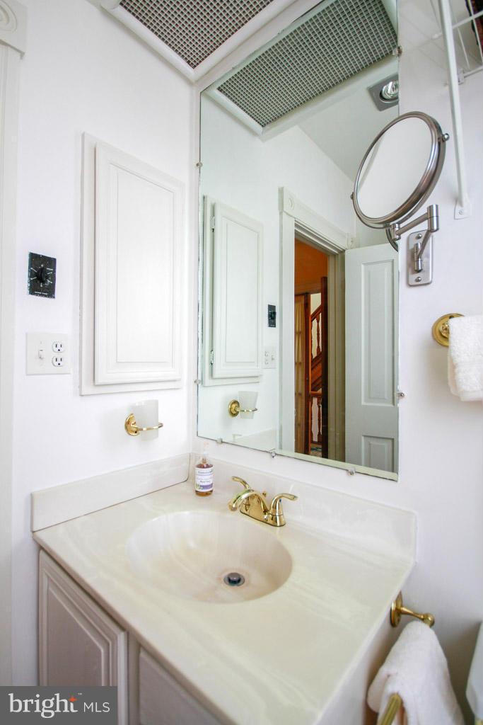 1226 Riverside Avenue Baltimore, MD 21230 - Photo 14 of 30 Bath (Master)