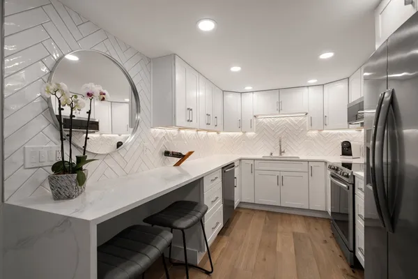 $828,000 | 45 Longwood Avenue, Unit 712, Brookline, MA 02446