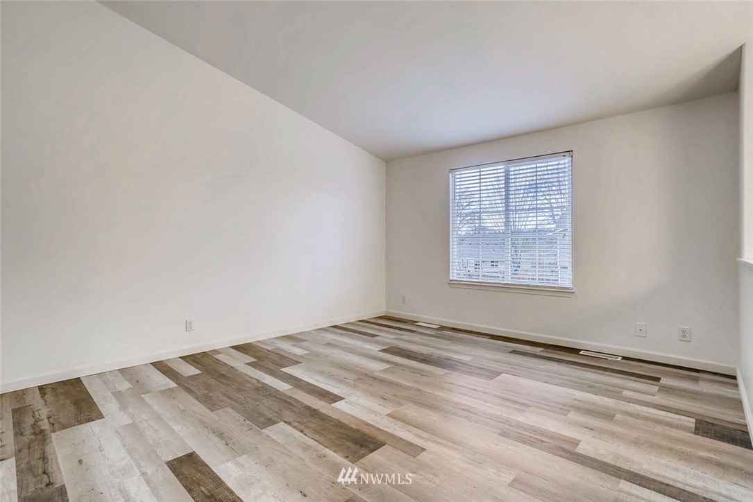 498 9th Street Sultan, WA 98294 - Photo 3 of 25 Gallery Image 3