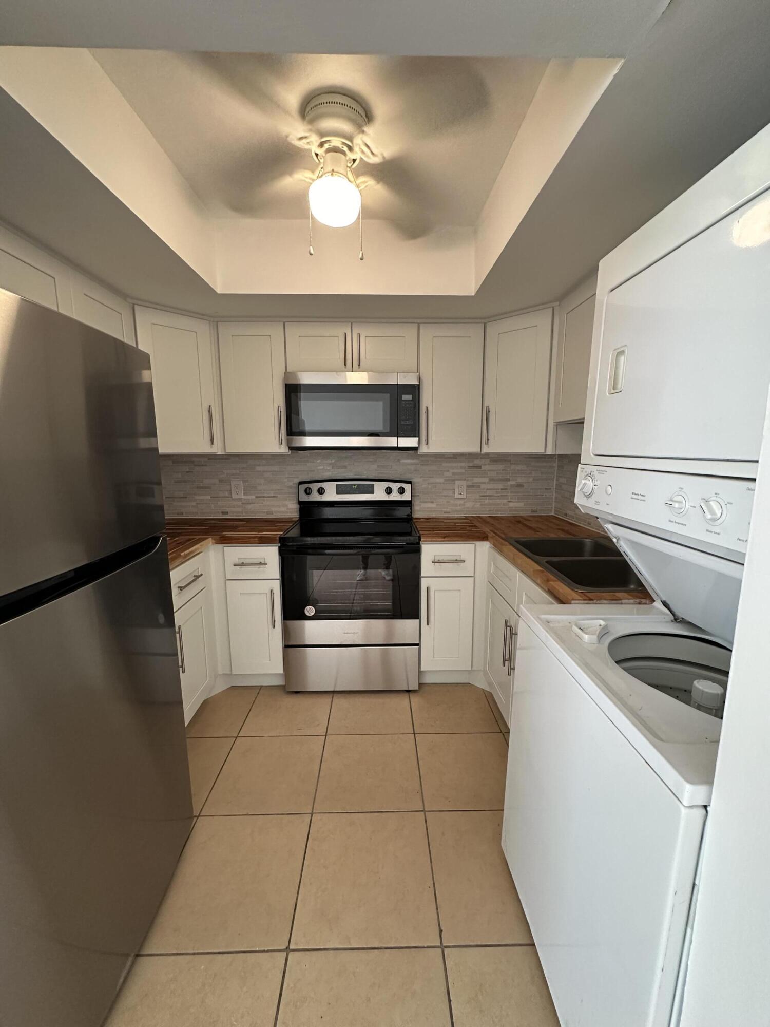 837 Hickory Street, Unit 8 Melbourne, FL 32901 - Photo 7 of 20 2