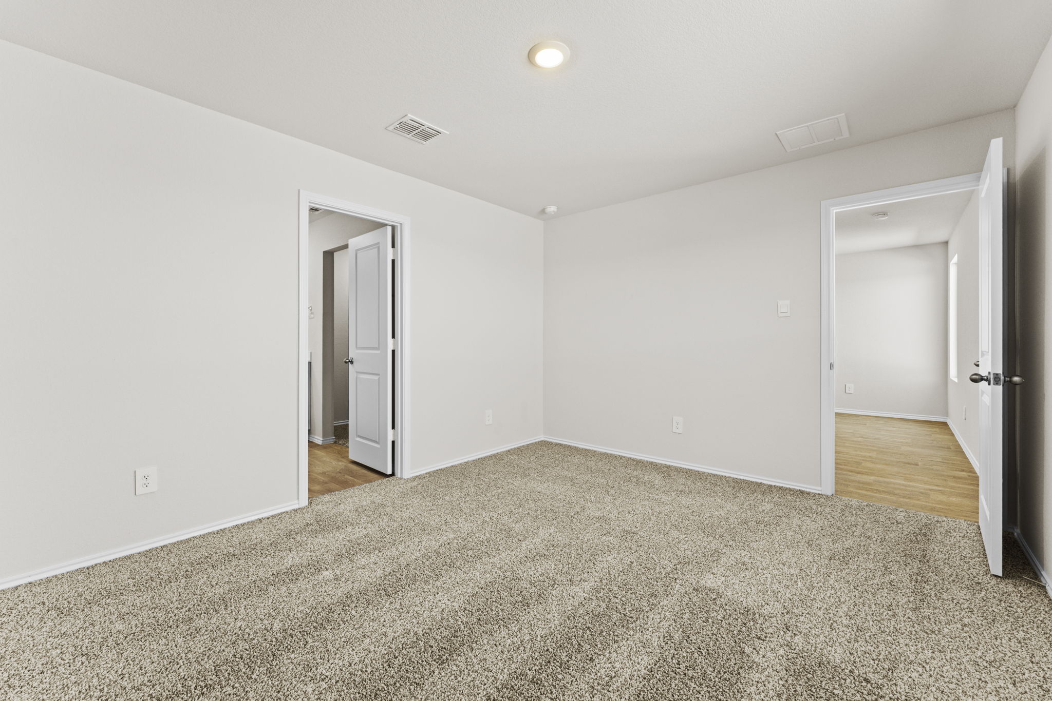 401 Wild Goose Drive Luling, TX 78648 - Photo 22 of 26 an empty room with a bathroom