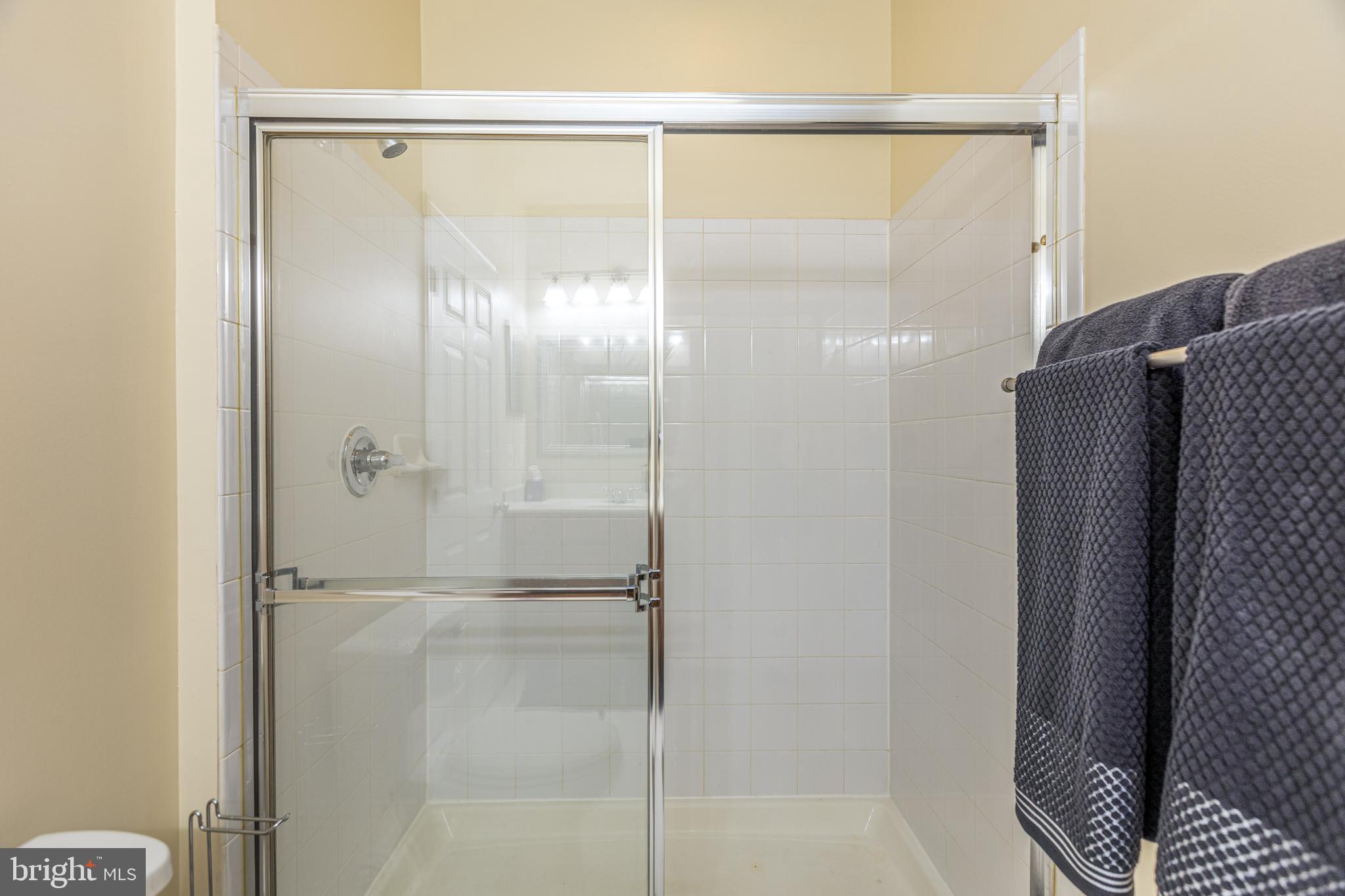 1511 North Point Drive, Unit 303 Reston, VA 20194 - Photo 22 of 29 Secondary bath